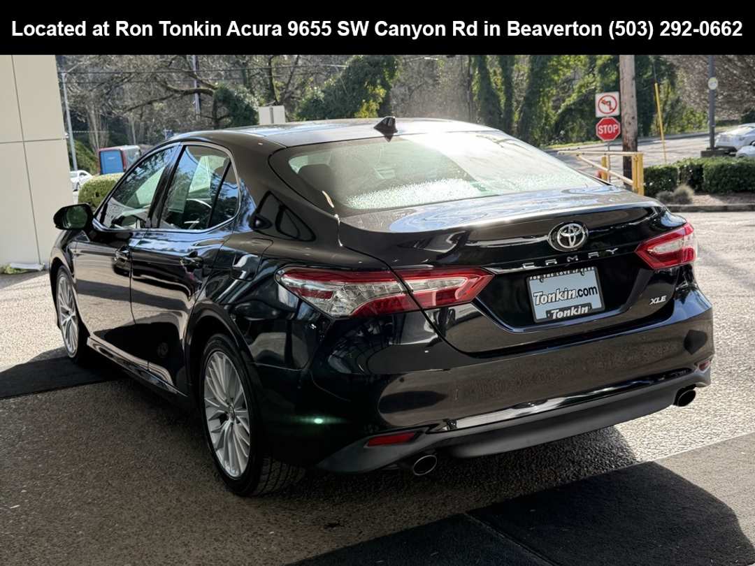 2018 Toyota Camry XLE - Image 5