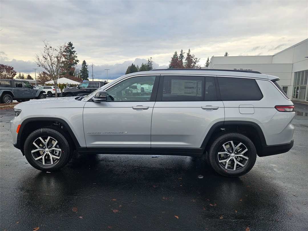 2025 Jeep Grand Cherokee L Limited - Image 3