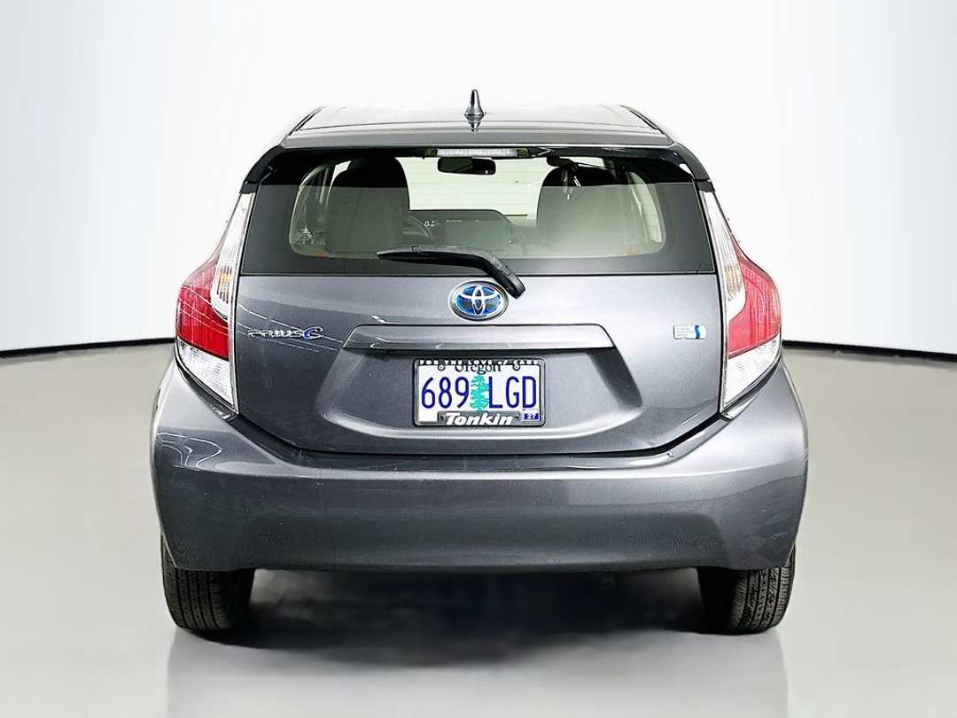 2015 Toyota Prius C - Image 7
