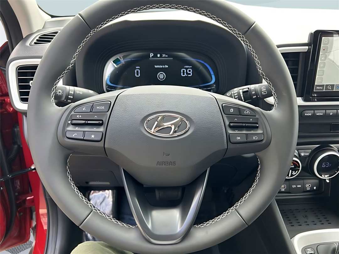 2025 Hyundai Venue Limited - Image 13