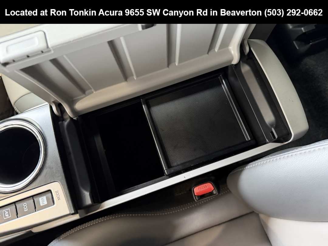 2015 Toyota Prius V Five - Image 26