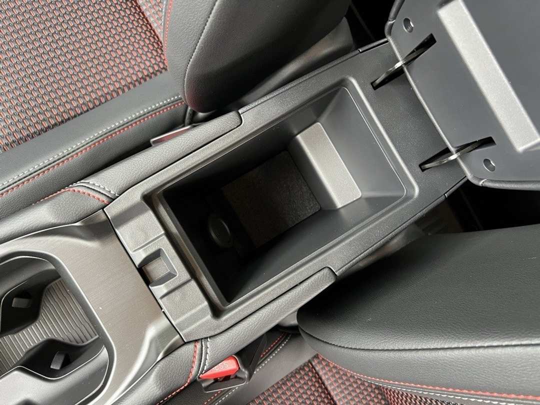 2026 Nissan Kicks SR - Image 23