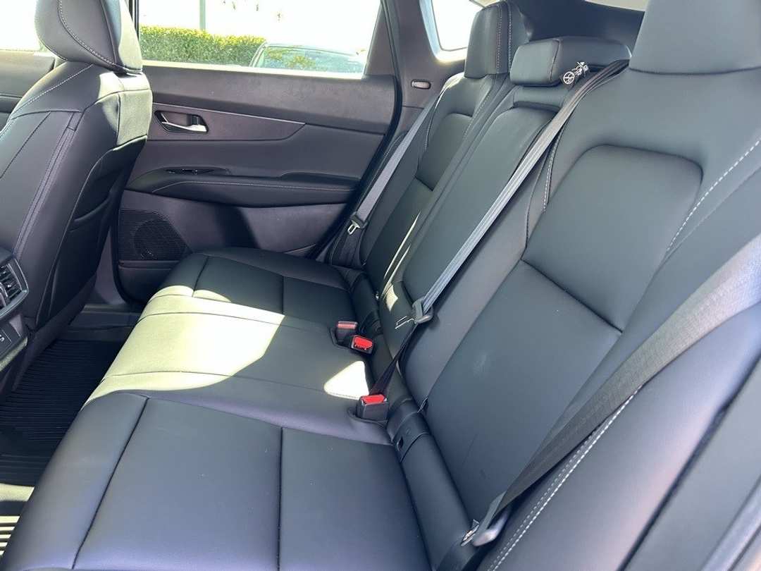 2025 Nissan Murano SV - Image 23