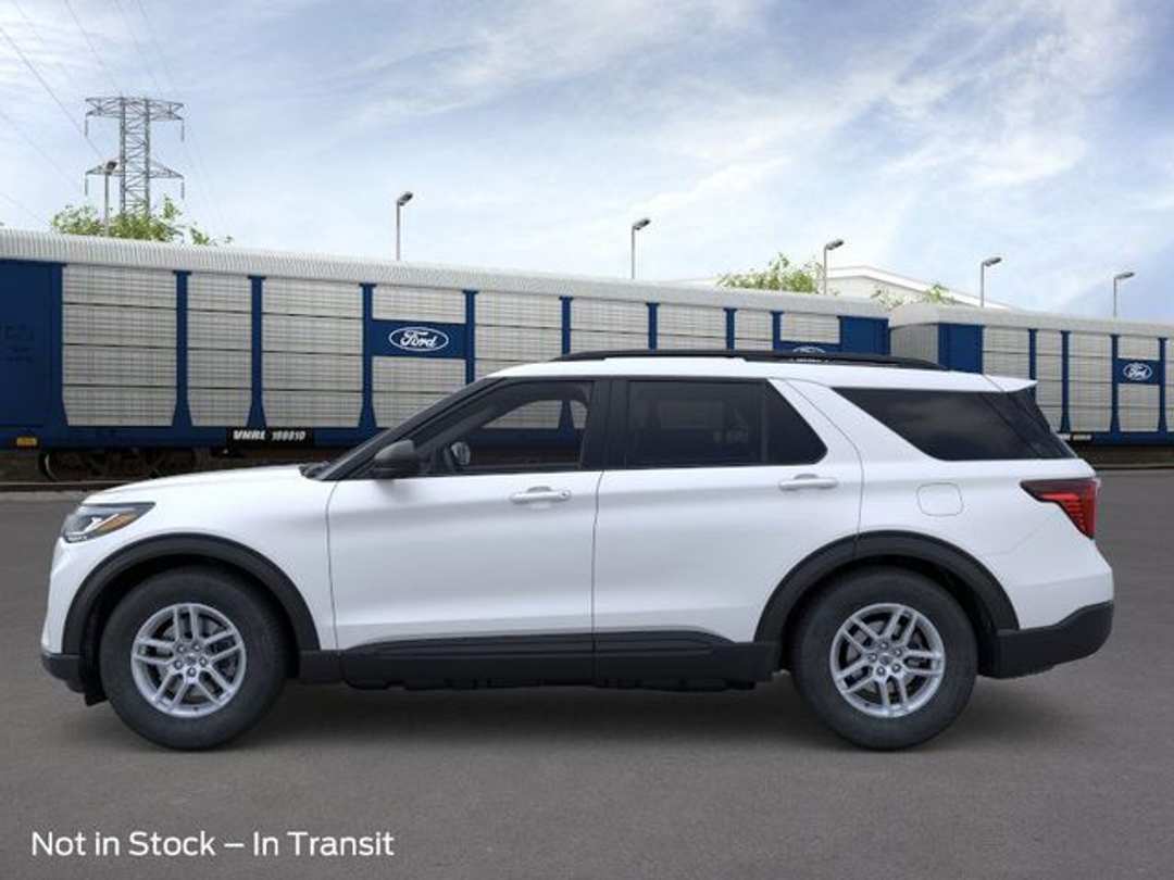 2026 Ford Explorer Active - Image 3
