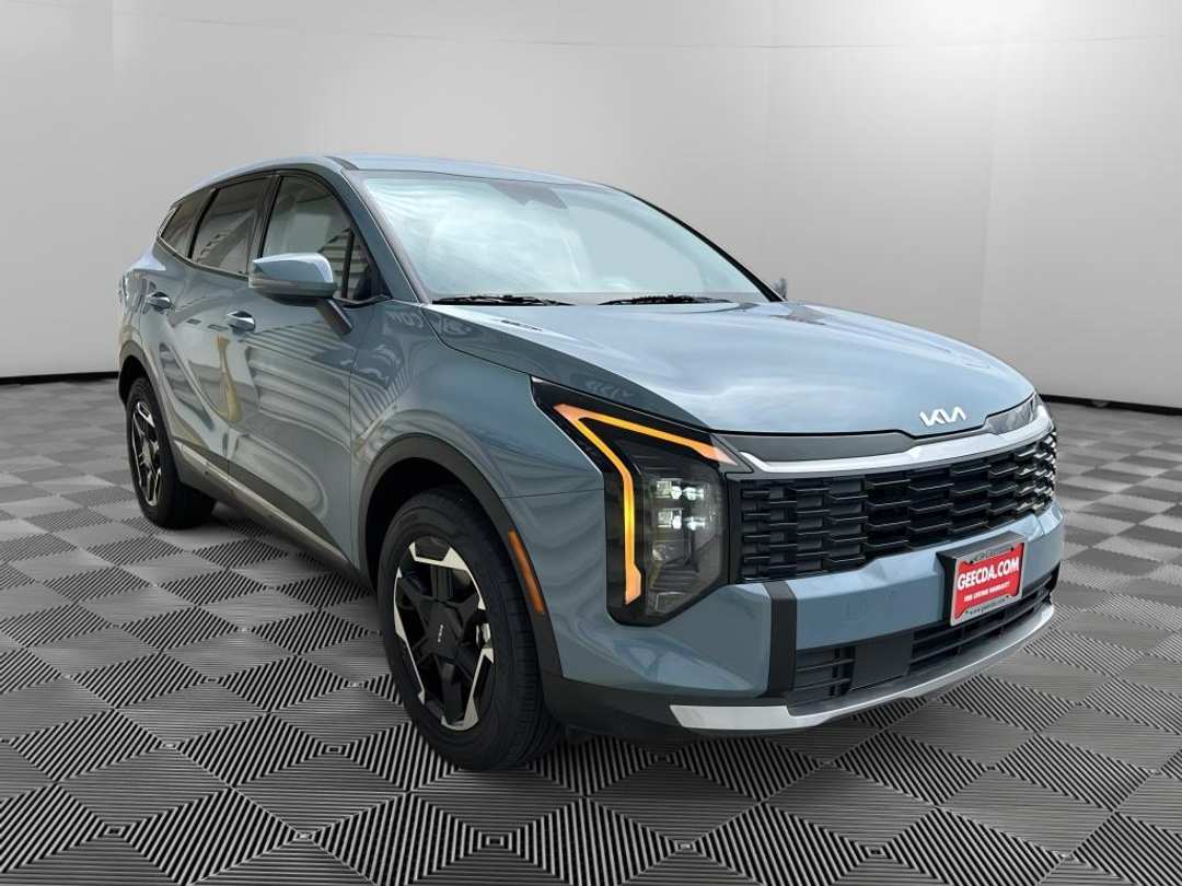 2026 Kia Sportage S - Image 3