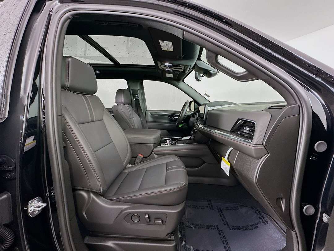 2026 Chevrolet Suburban RST - Image 31