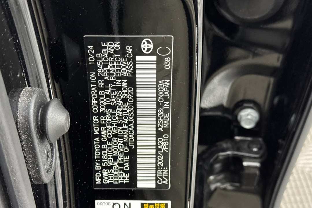 2025 Toyota Crown Signia Limited - Image 29