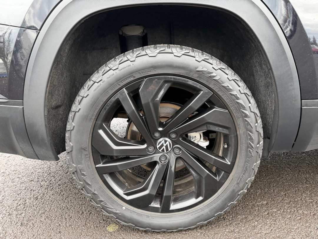 2023 Volkswagen Atlas 3.6L V6 SE w/Technology - Image 10