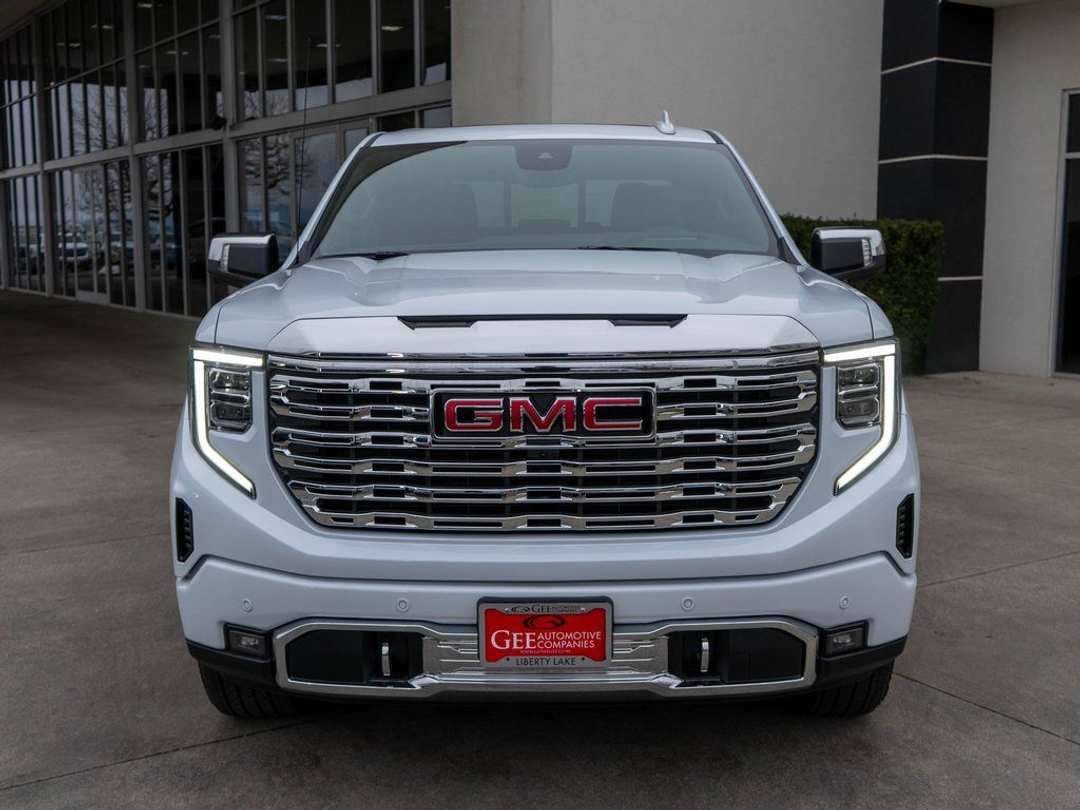 2026 GMC Sierra 1500 Denali - Image 2