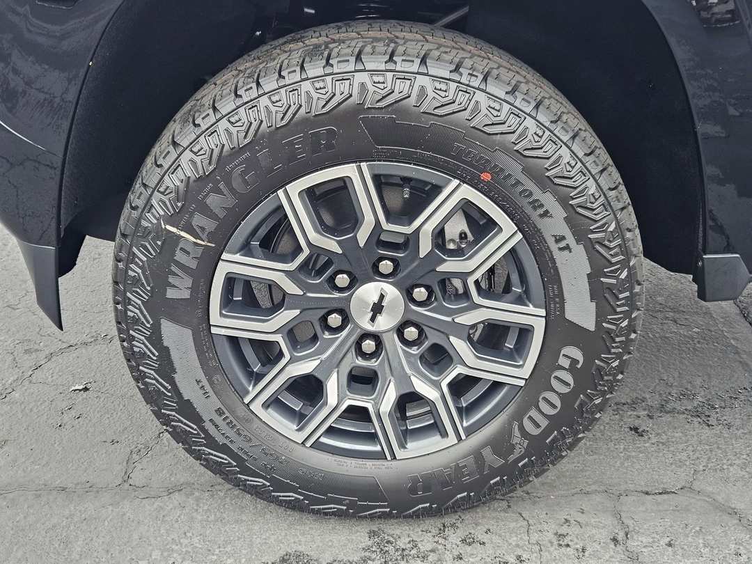 2026 Chevrolet Colorado Z71 - Image 45