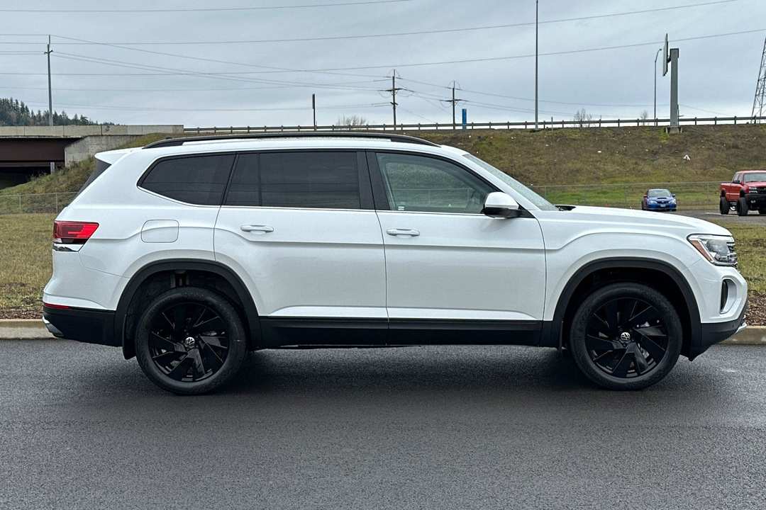 2026 Volkswagen Atlas 2.0T SE w/Technology - Image 2