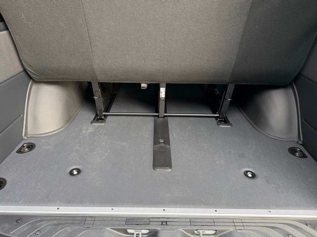 2025 Mercedes-Benz Sprinter 2500 Passenger 144 WB - Image 10