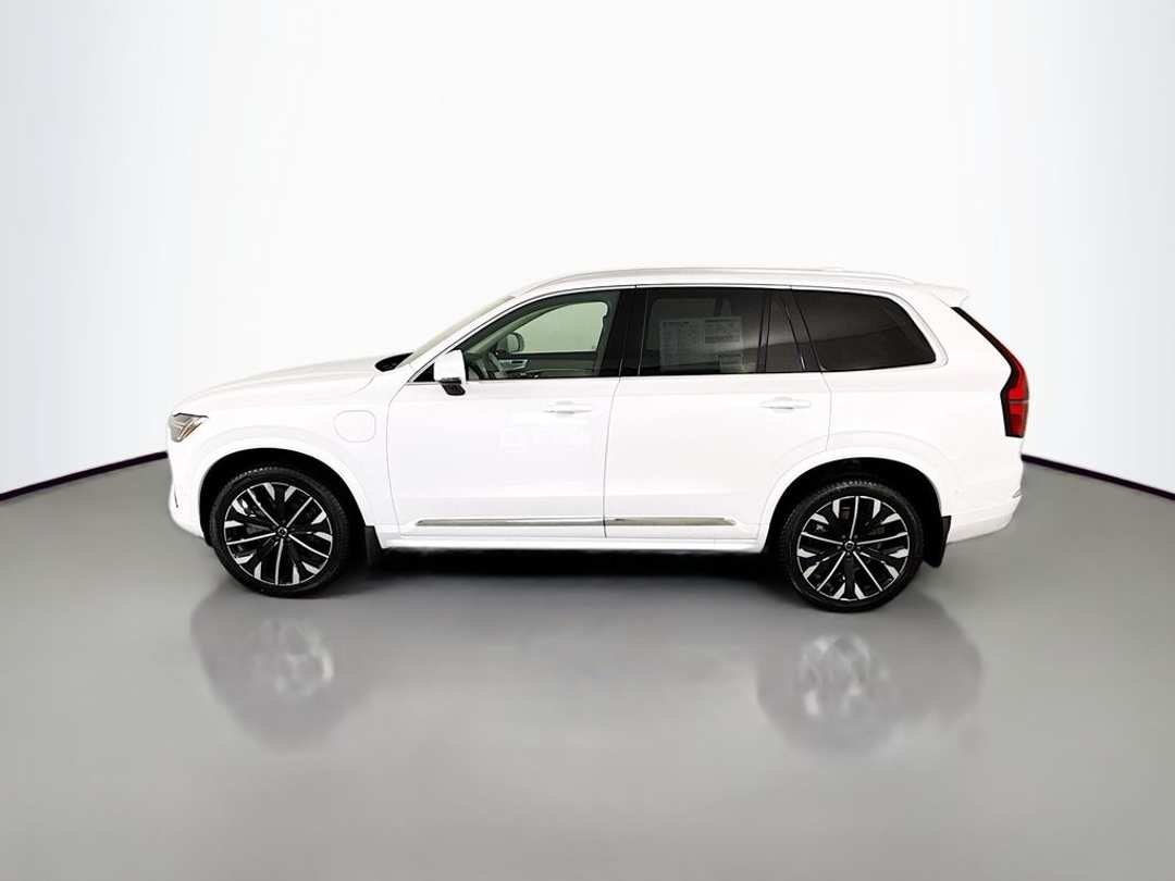 2026 Volvo Xc90 T8 Ultra - Image 2