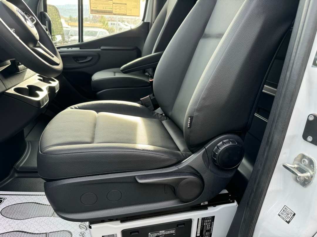 2024 Mercedes-Benz Sprinter 3500 Cargo 144 WB - Image 25