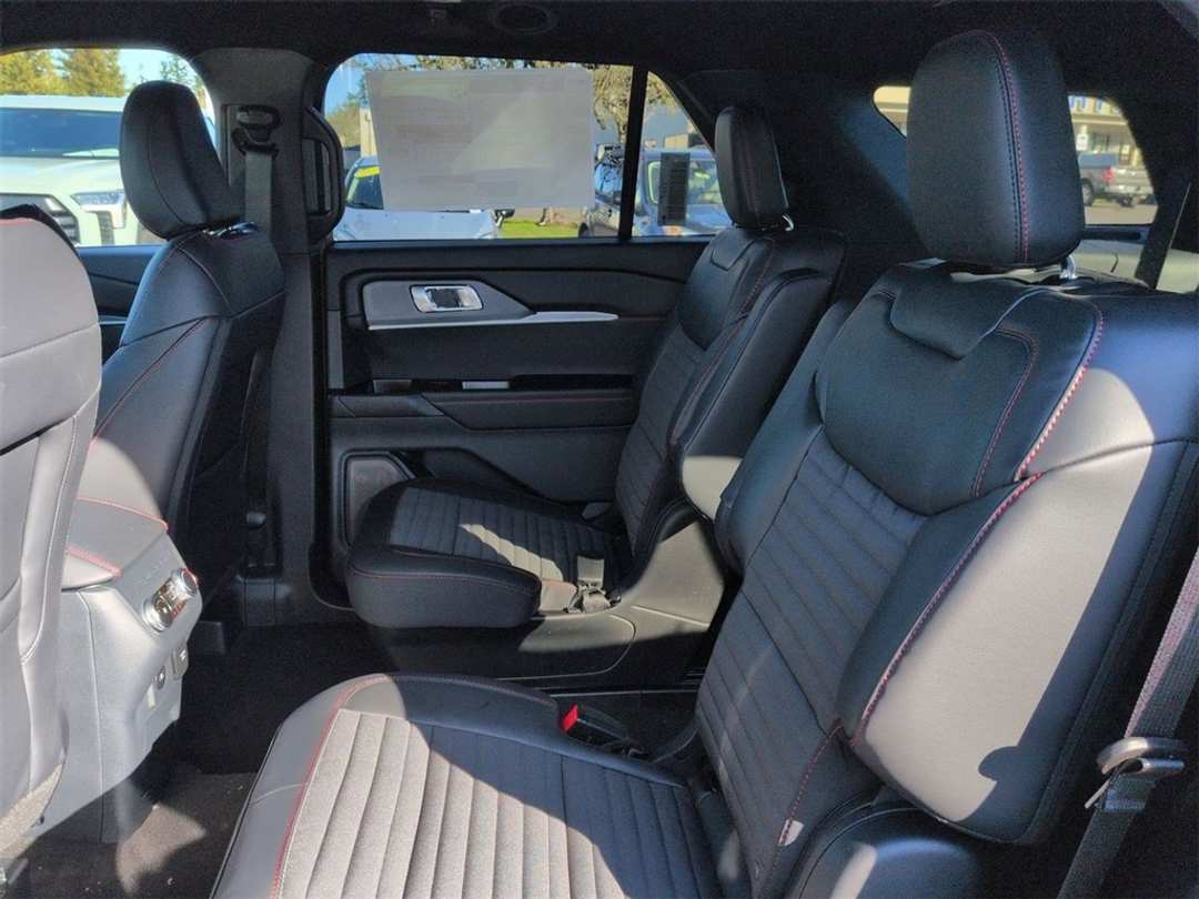 2026 Ford Explorer STLine - Image 26