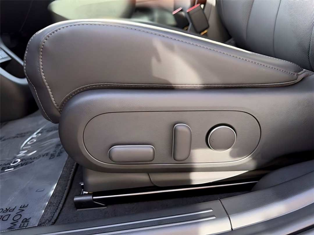 2026 Hyundai Ioniq 5 SEL - Image 13