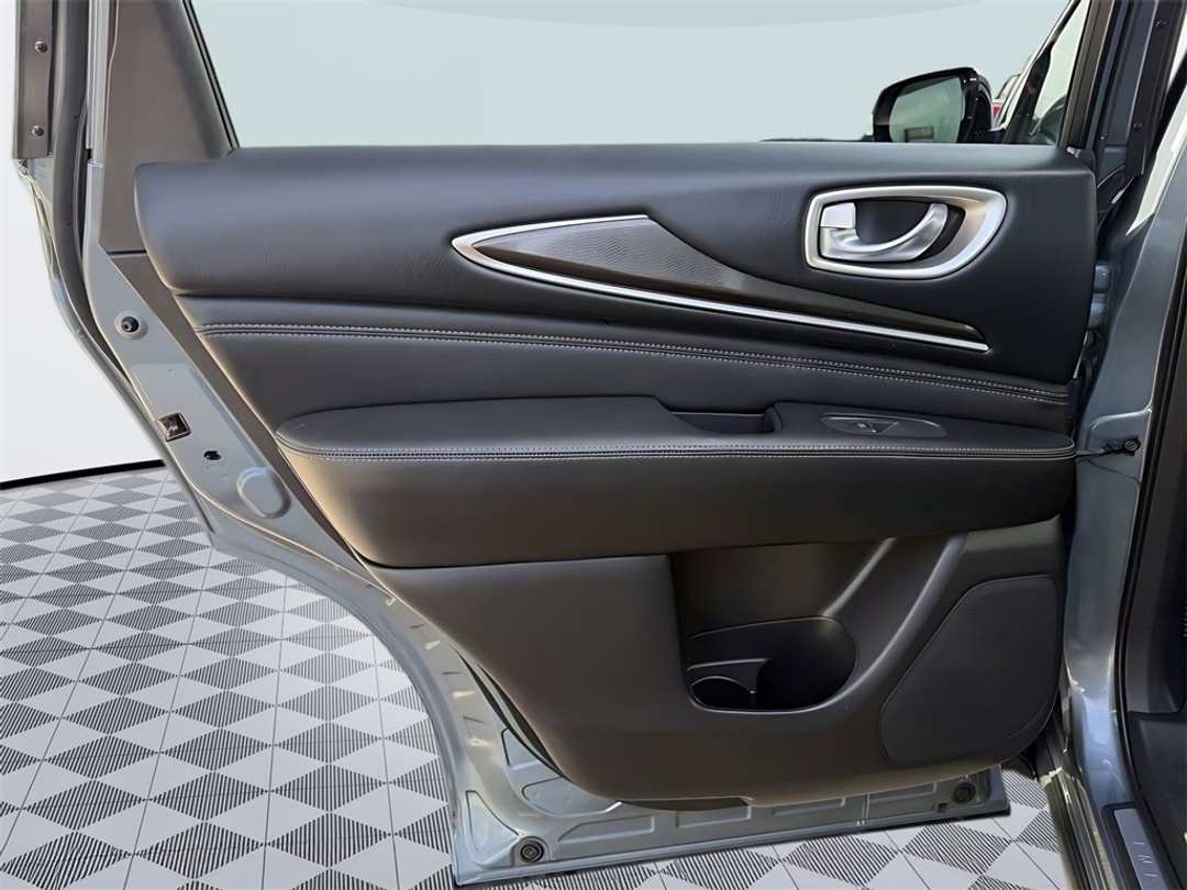 2019 INFINITI Qx60 LUXE - Image 30