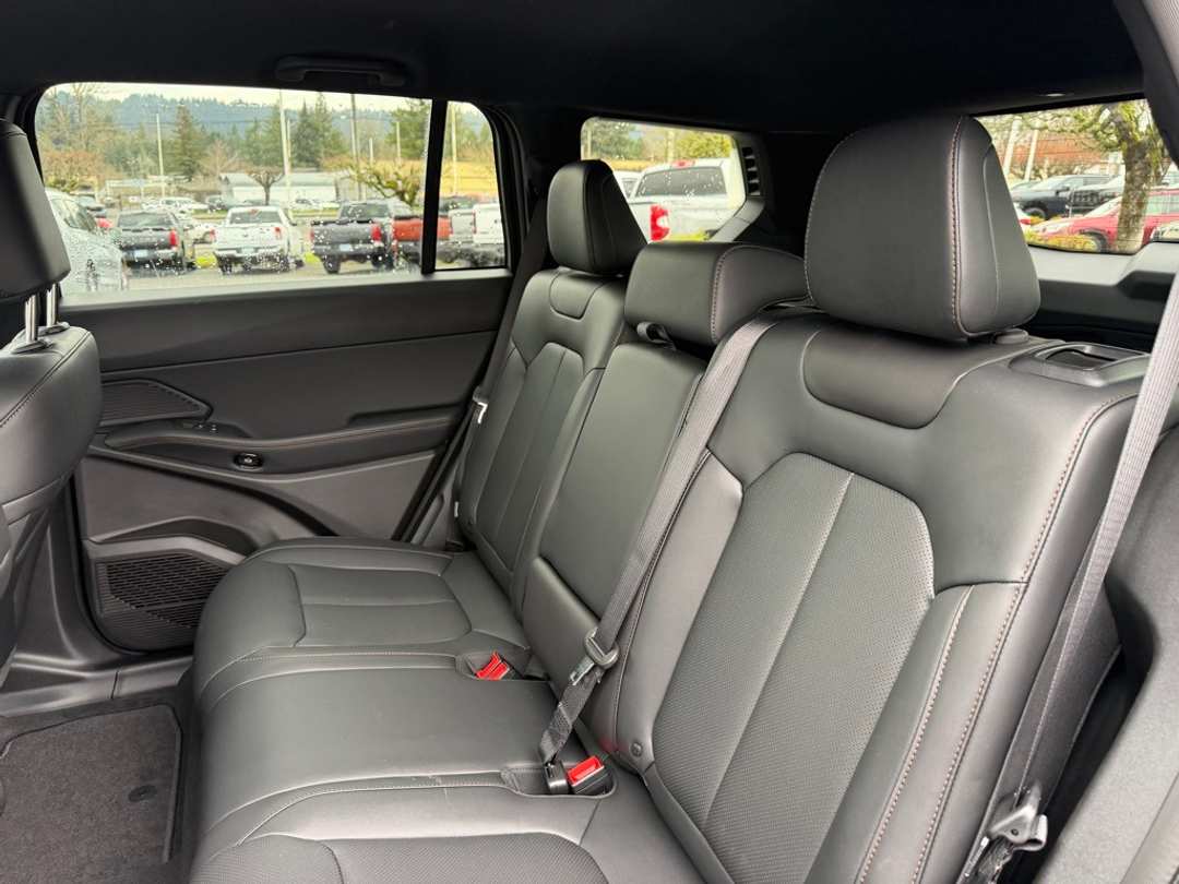 2026 Jeep Cherokee Laredo - Image 29