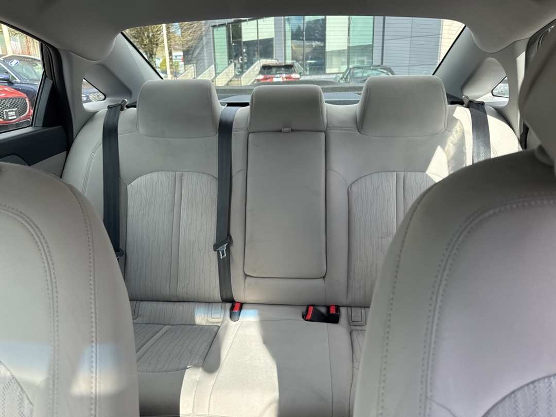 2016 Hyundai Sonata Base - Image 31