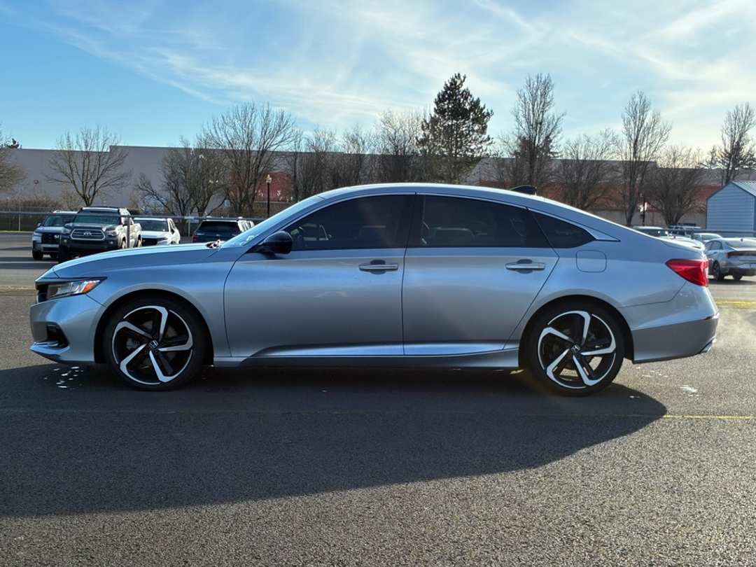 2022 Honda Accord Sport 2.0T - Image 4