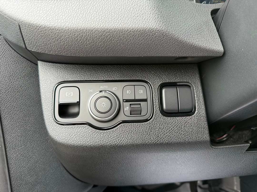 2025 Mercedes-Benz Sprinter 2500 Cargo 144 WB - Image 25