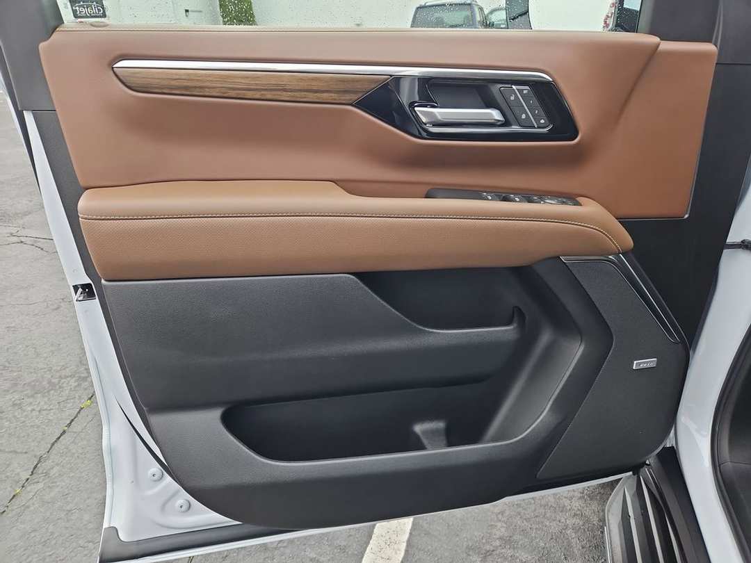 2026 Chevrolet Tahoe High Country - Image 10