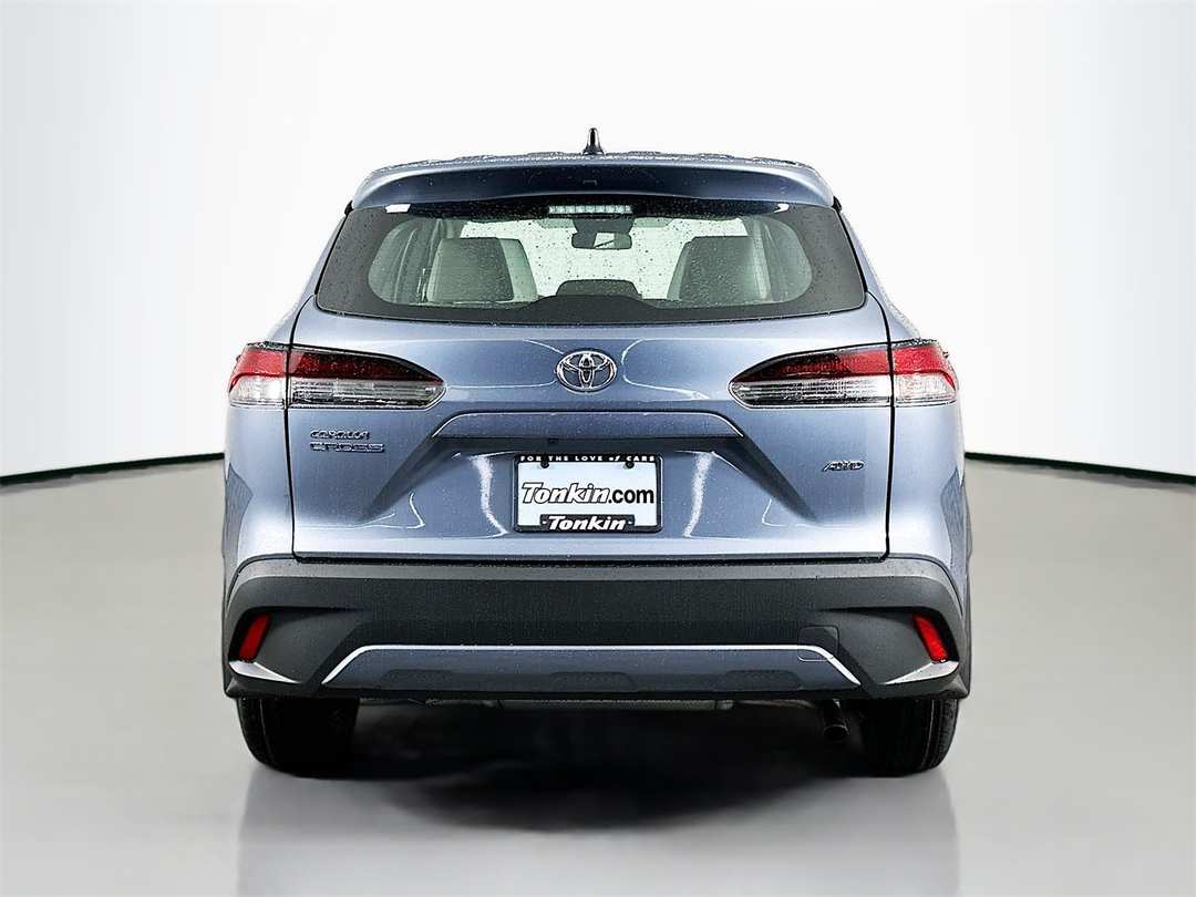 2026 Toyota Corolla Cross L - Image 6