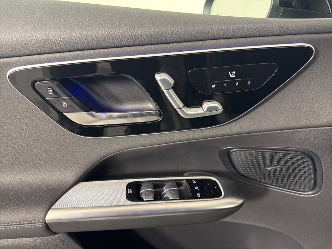 2026 Mercedes-Benz GLC GLC 300 - Image 24