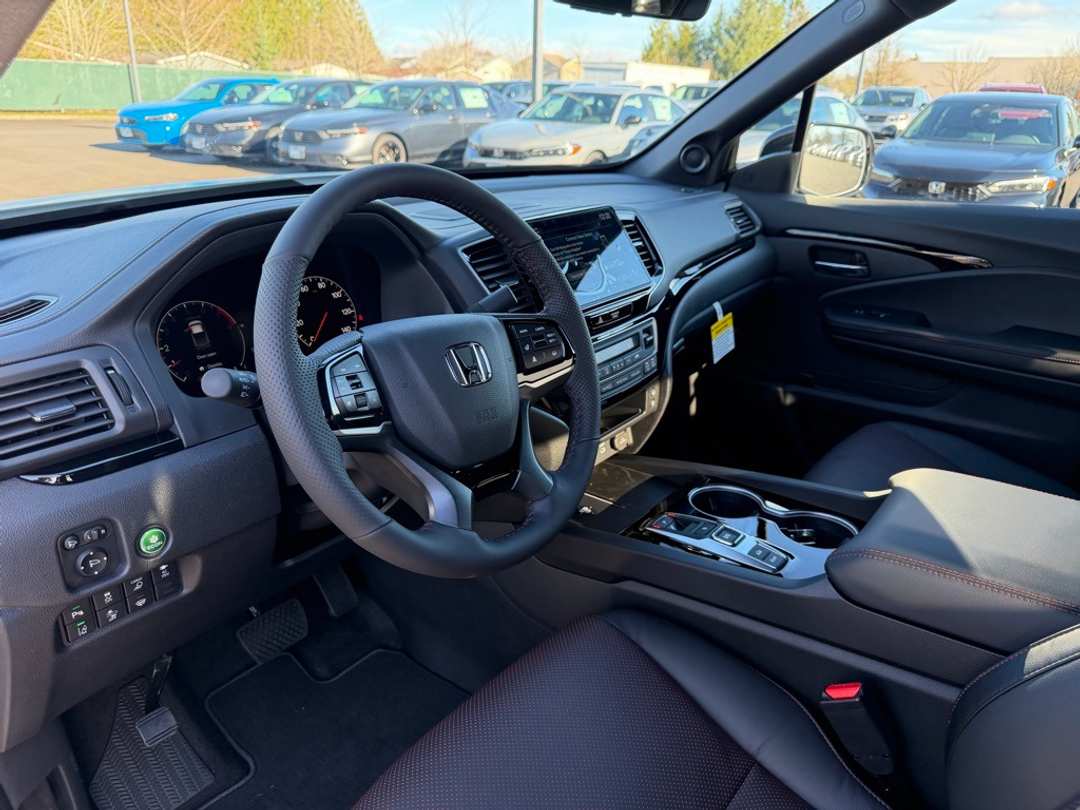 2026 Honda Ridgeline Black Edition - Image 17