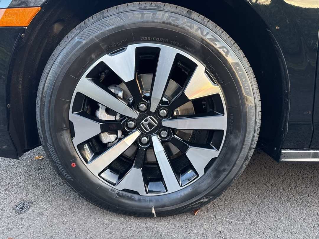 2026 Honda Odyssey EXL - Image 9