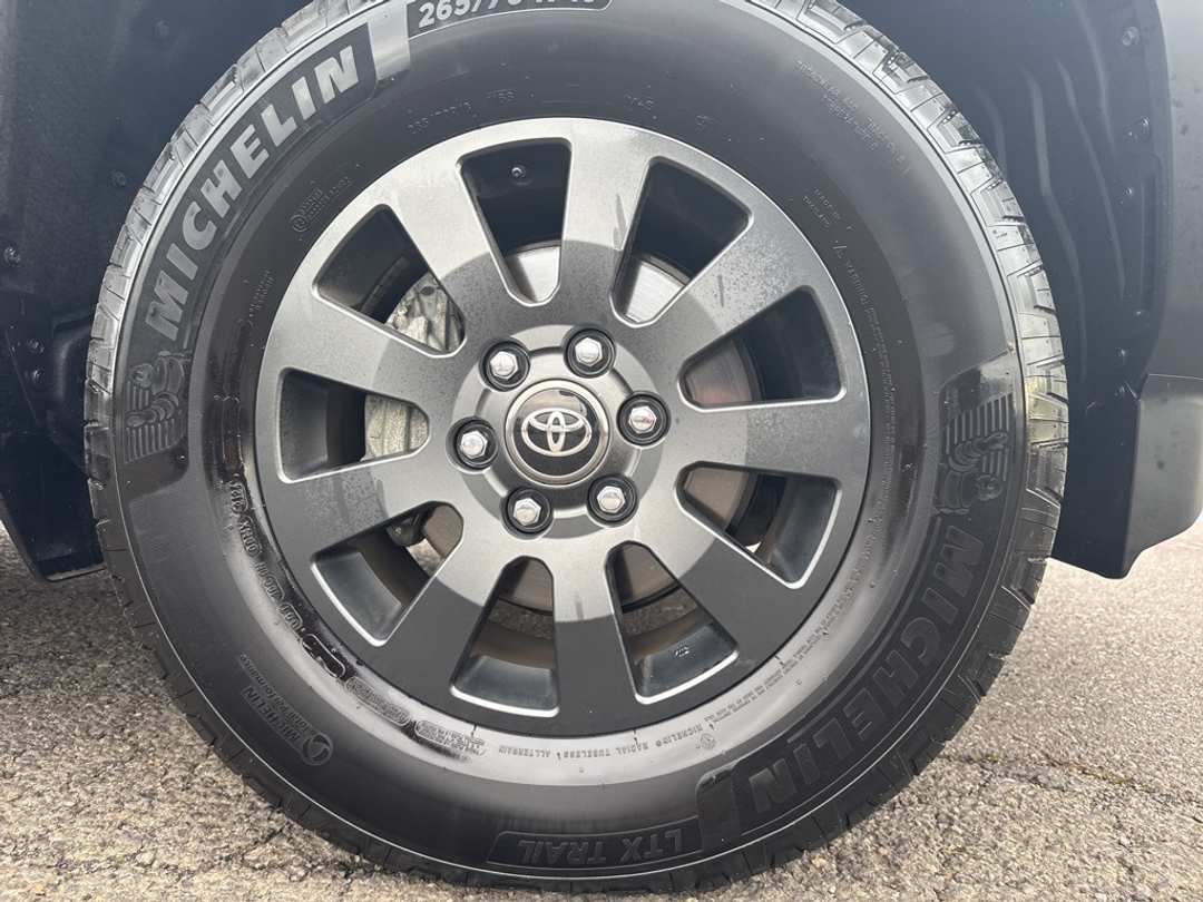 2025 Toyota Land Cruiser Base - Image 9