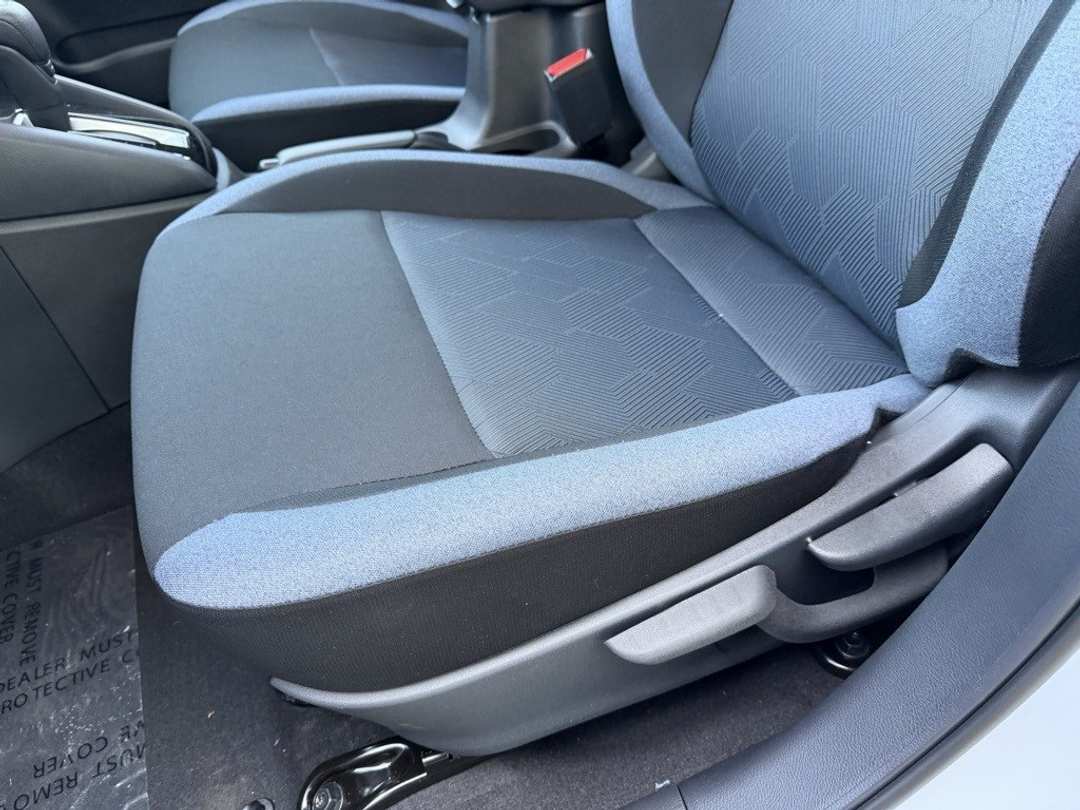 2025 Nissan Versa 1.6 SV - Image 19