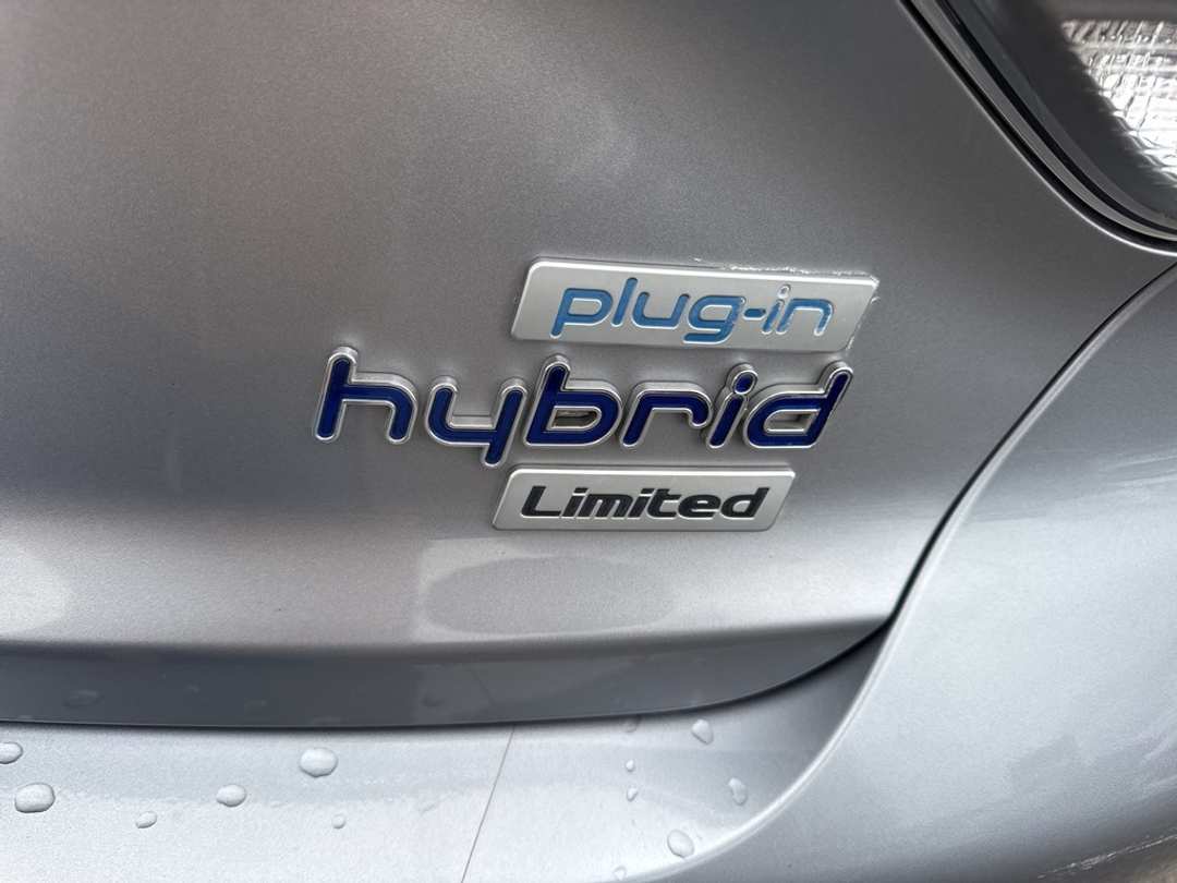 2016 Hyundai Sonata Limited - Image 12