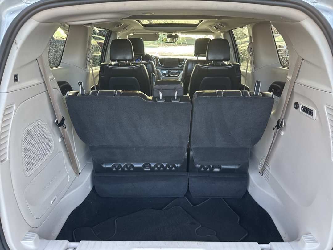 2022 Chrysler Pacifica Limited - Image 30