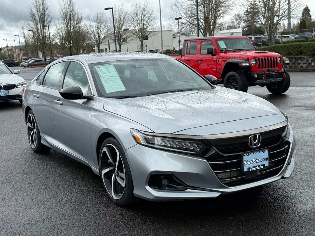 2022 Honda Accord Sport 2.0T - Image 2