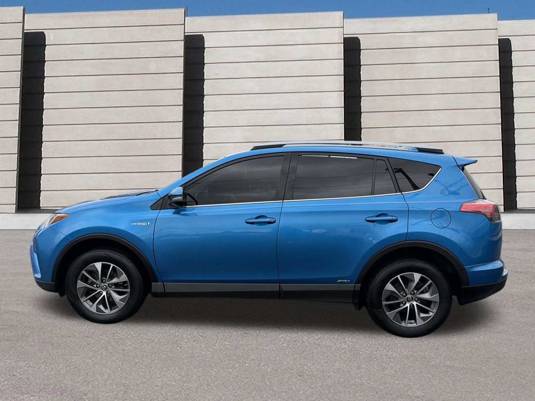 2017 Toyota Rav4 - Image 2