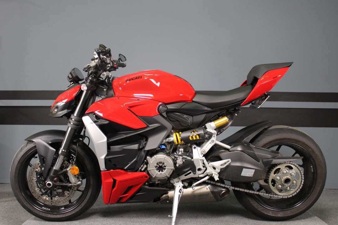 2024 Ducati Streetfighter V2 - Image 4