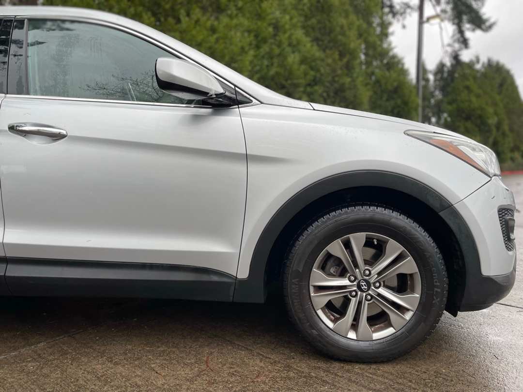 2016 Hyundai Santa Fe Sport 2.4 Base - Image 2