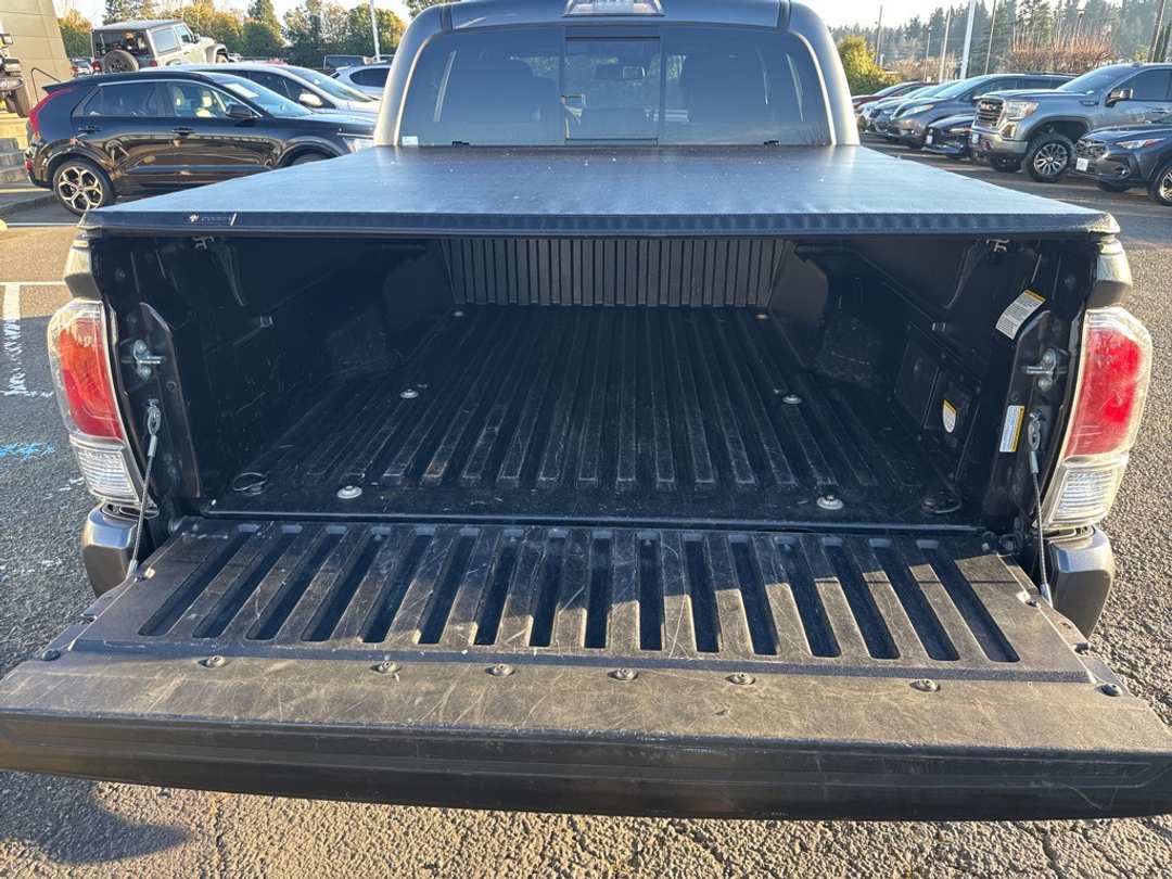 2020 Toyota Tacoma TRD Sport - Image 27