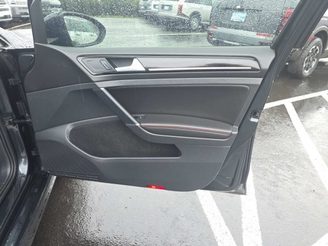 2017 Volkswagen Golf Gti SE - Image 21