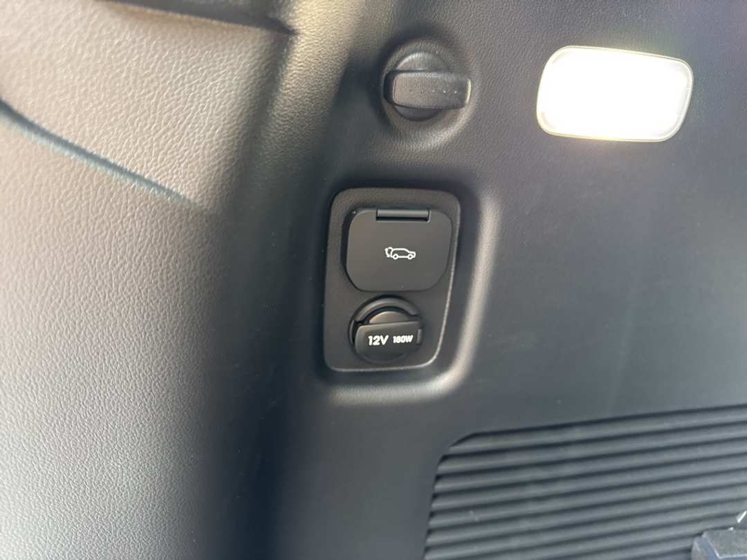 2026 Hyundai Ioniq 9 Performance Limited - Image 13