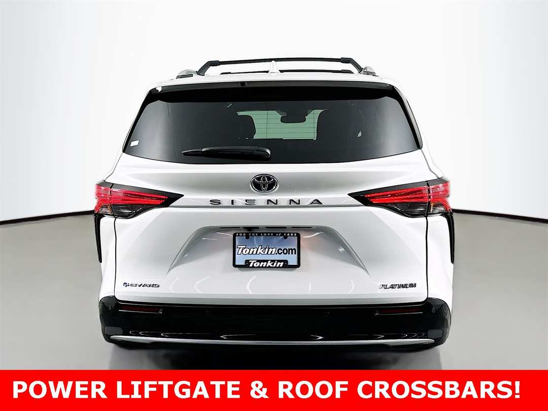 2025 Toyota Sienna Platinum - Image 6