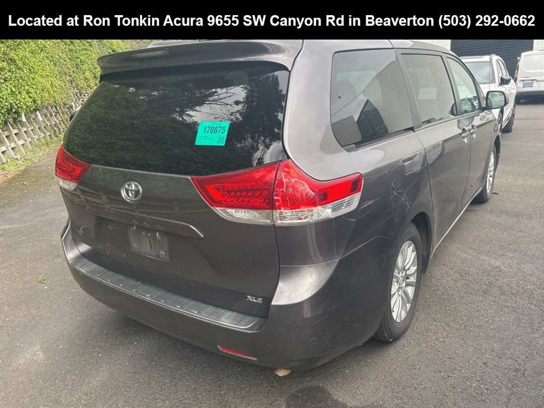 2011 Toyota Sienna XLE - Image 3