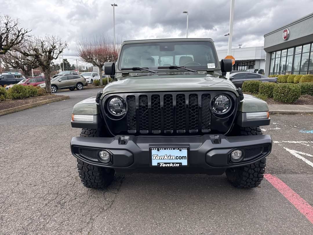 2023 Jeep Gladiator Willys - Image 2