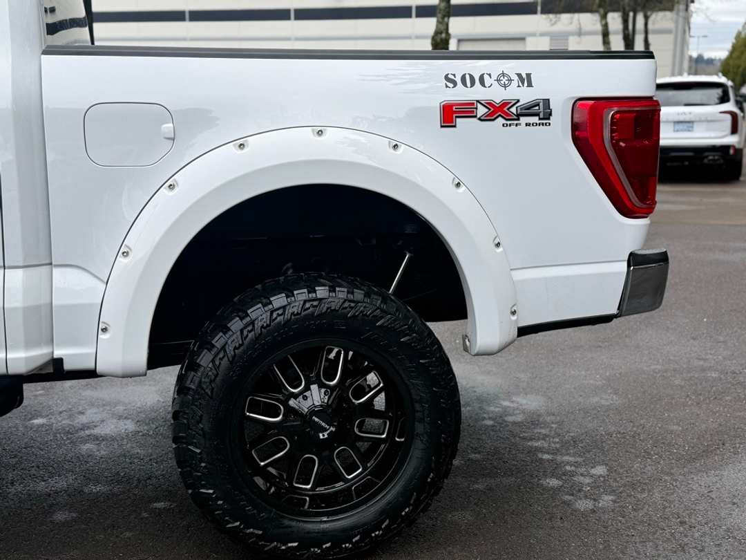 2023 Ford F-150 XLT - Image 10