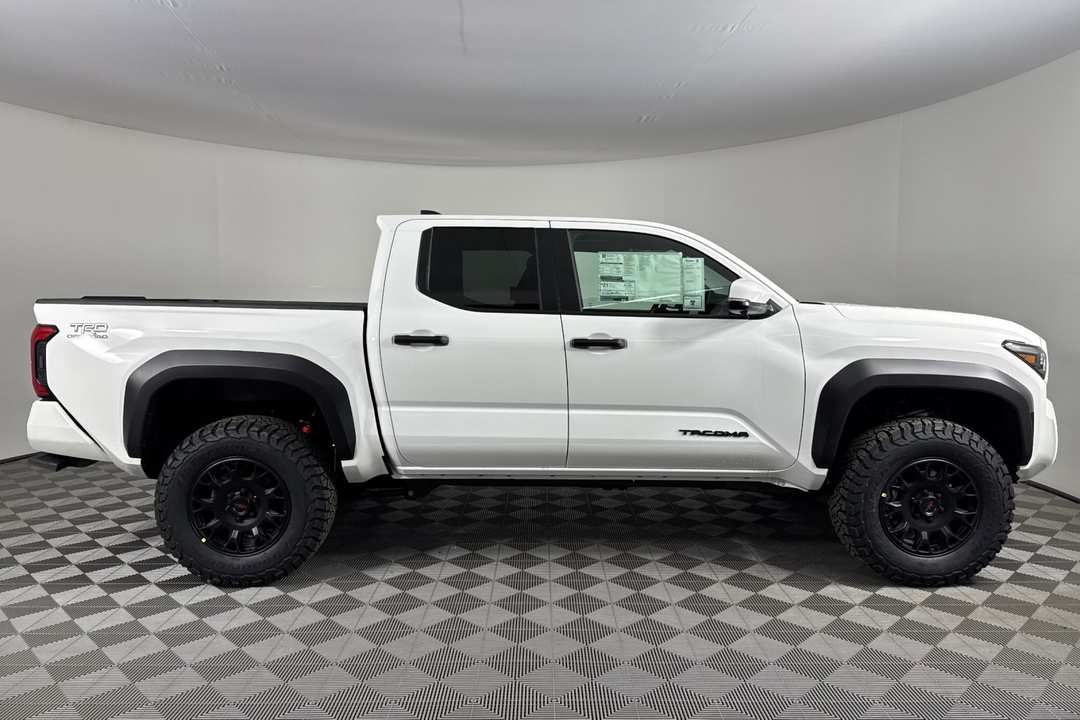 2025 Toyota Tacoma TRD OffRoad - Image 3