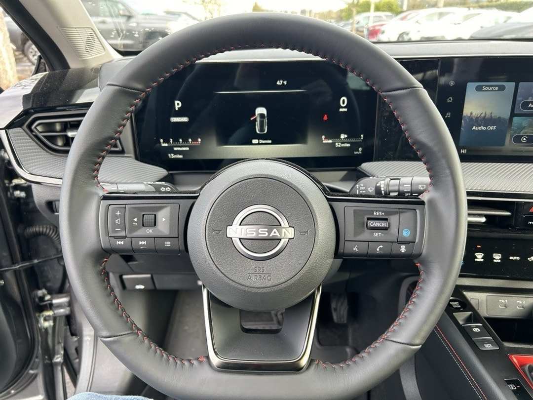 2025 Nissan Kicks SR - Image 12