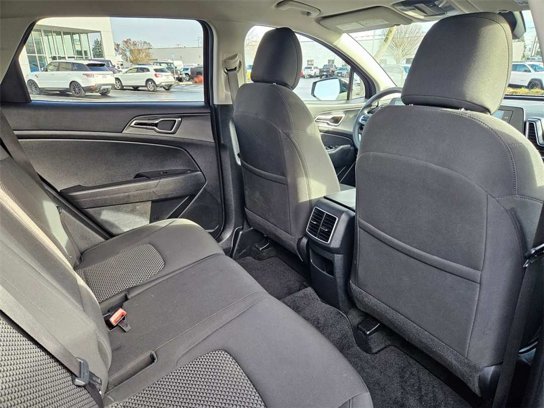 2024 Kia Sportage LX - Image 34