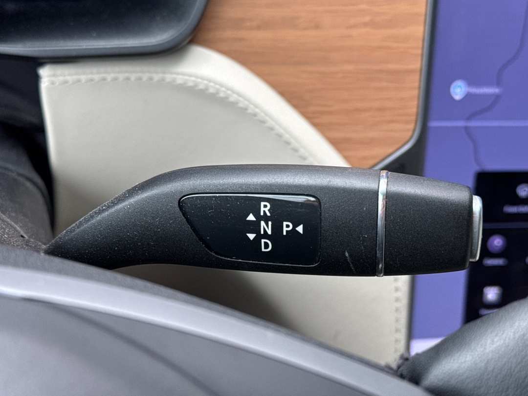 2020 Tesla Model X Long Range - Image 19