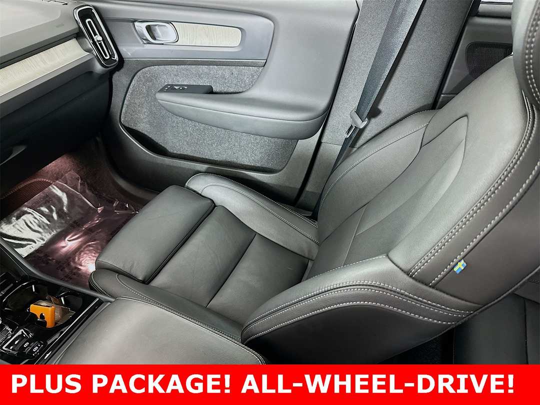 2025 Volvo Xc40 B5 Plus Dark Theme - Image 23